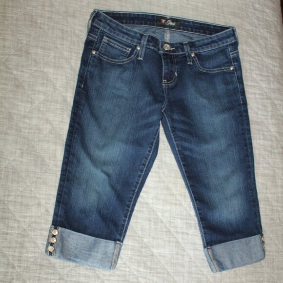 Guess Size 29 Waist Rolled Cuff Rivet  Capri - Picture 1 of 4
